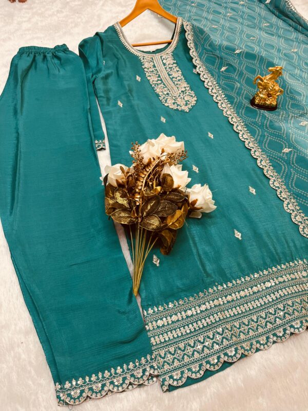 Opulent Ocean Kurta Set - Image 3