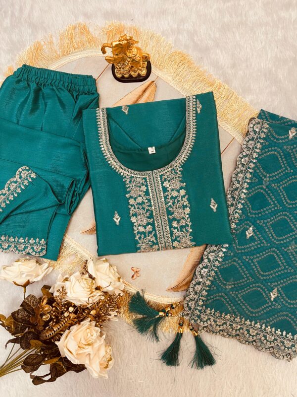 Opulent Ocean Kurta Set - Image 2