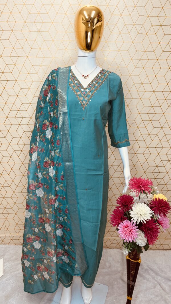 Teal Elegance Floral Embroidered Kurti Set