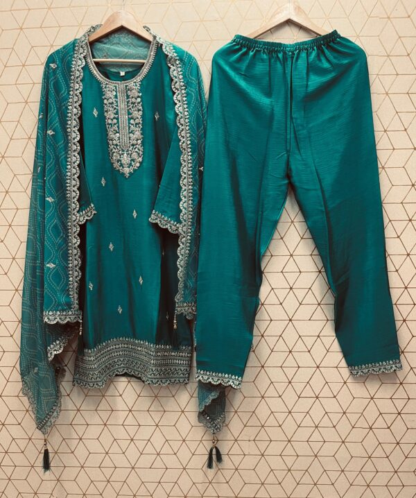 Opulent Ocean Kurta Set - Image 5