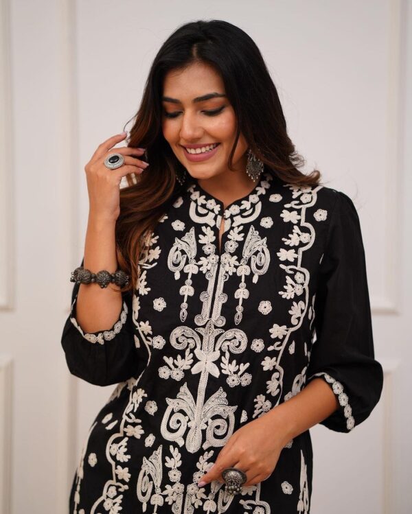 Cotton Kurti Pant Set with Dori Embroidery - Image 3