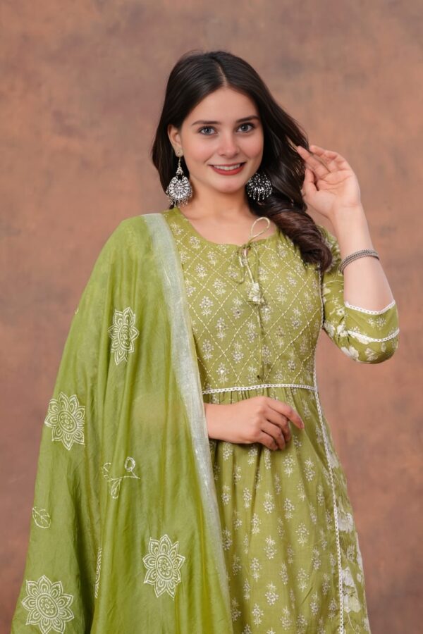 Sanganeri print kurti with pant and dupatta set - Image 2