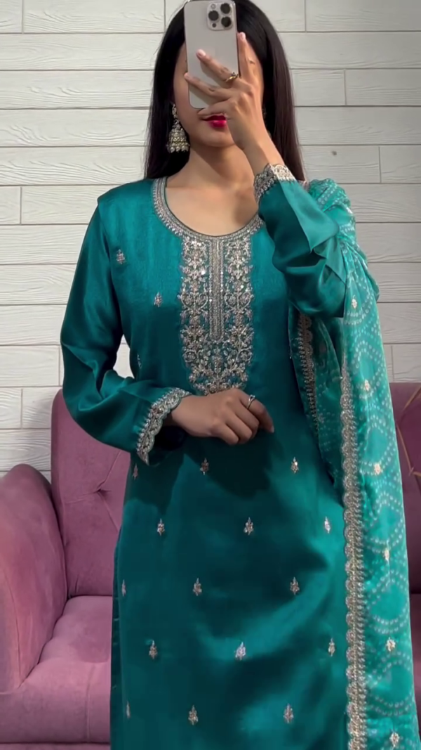 Opulent Ocean Kurta Set - Image 6