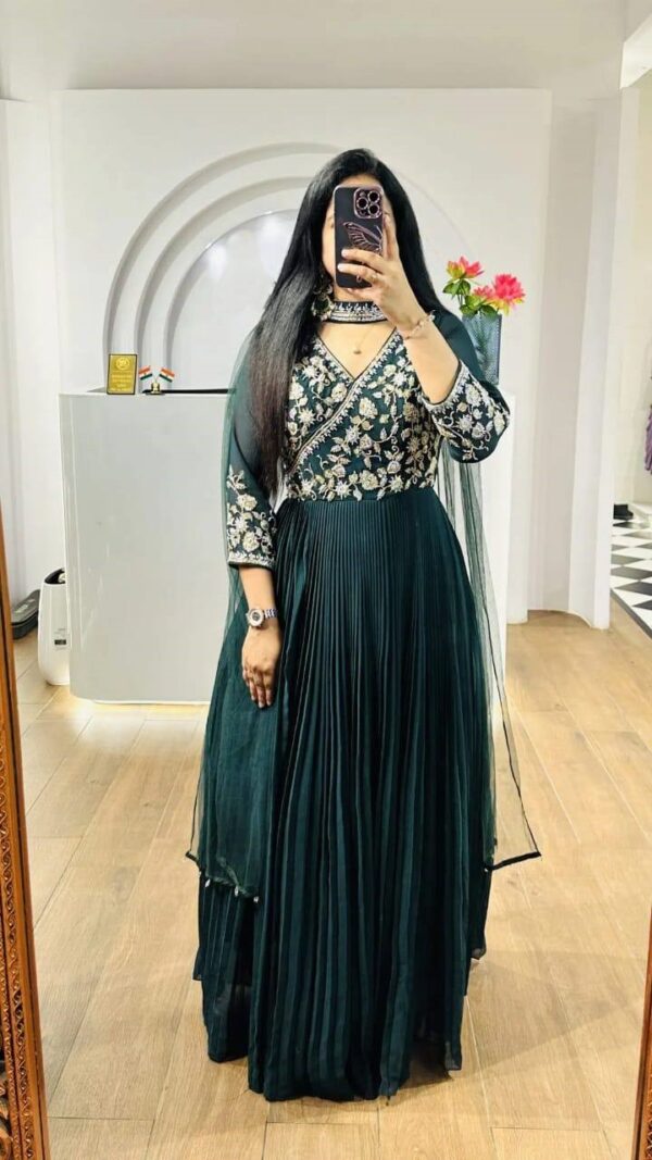 This elegant dark green Georgette Anarkali gown - Image 3